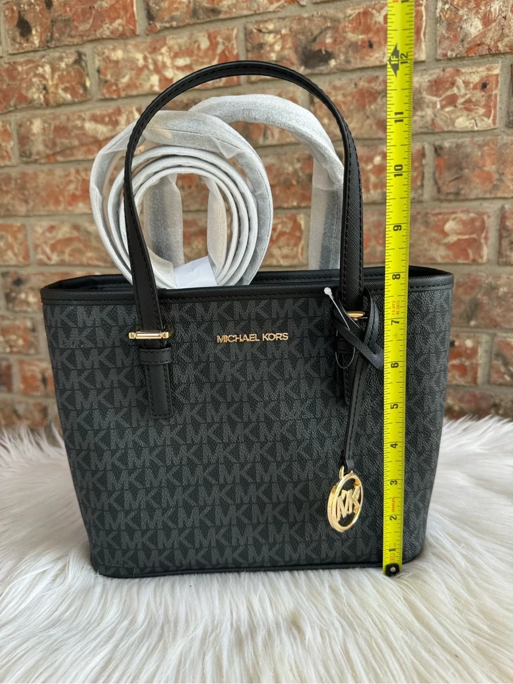 Michael Kors Jet Set xs Logo Tote Bag in Black